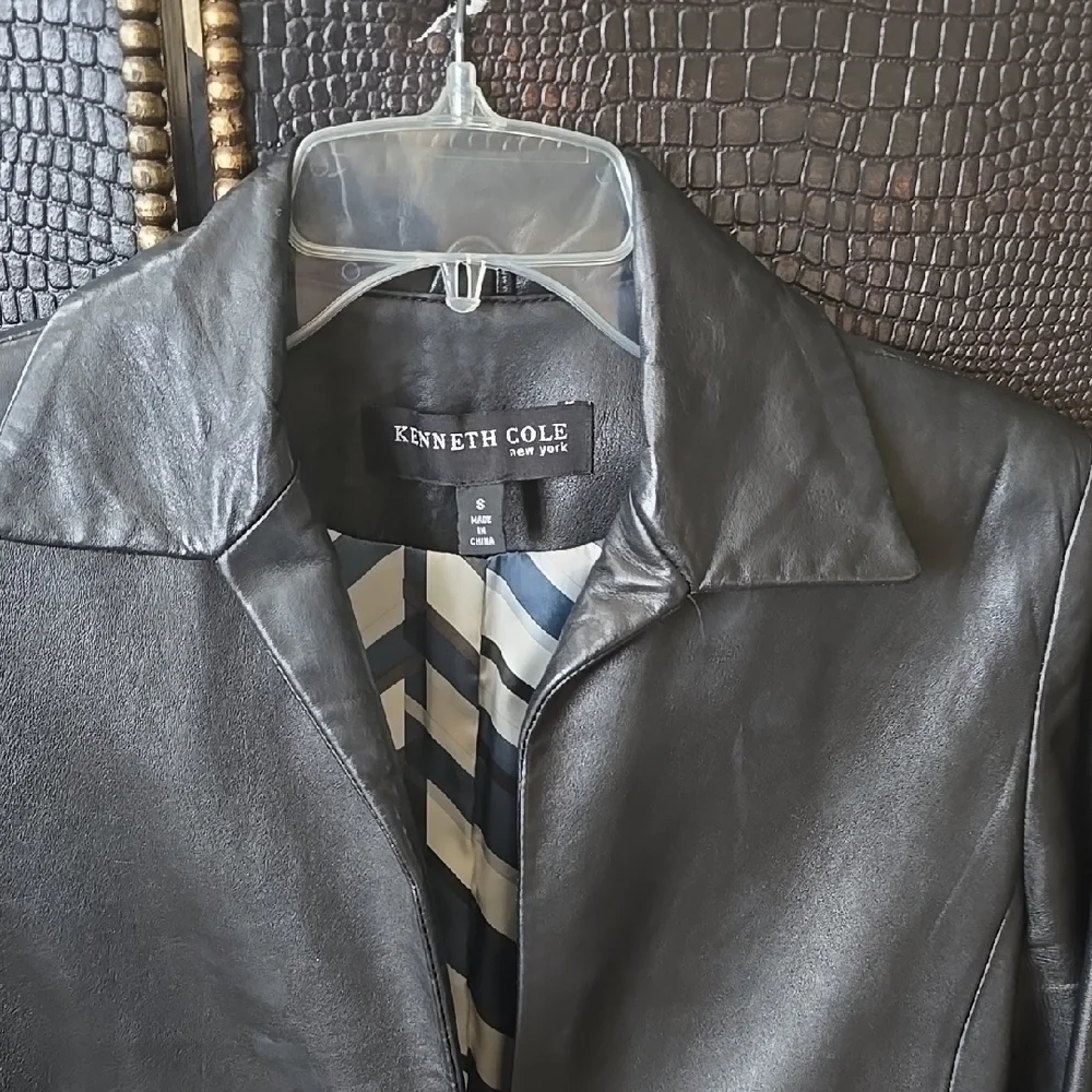 Kenneth Cole Black Trench Coat Timeless Elegance - Picture 2 of 16